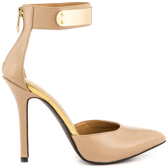 Fergie Palace ankle strap pump in “portrait” - Picture 3 of 8